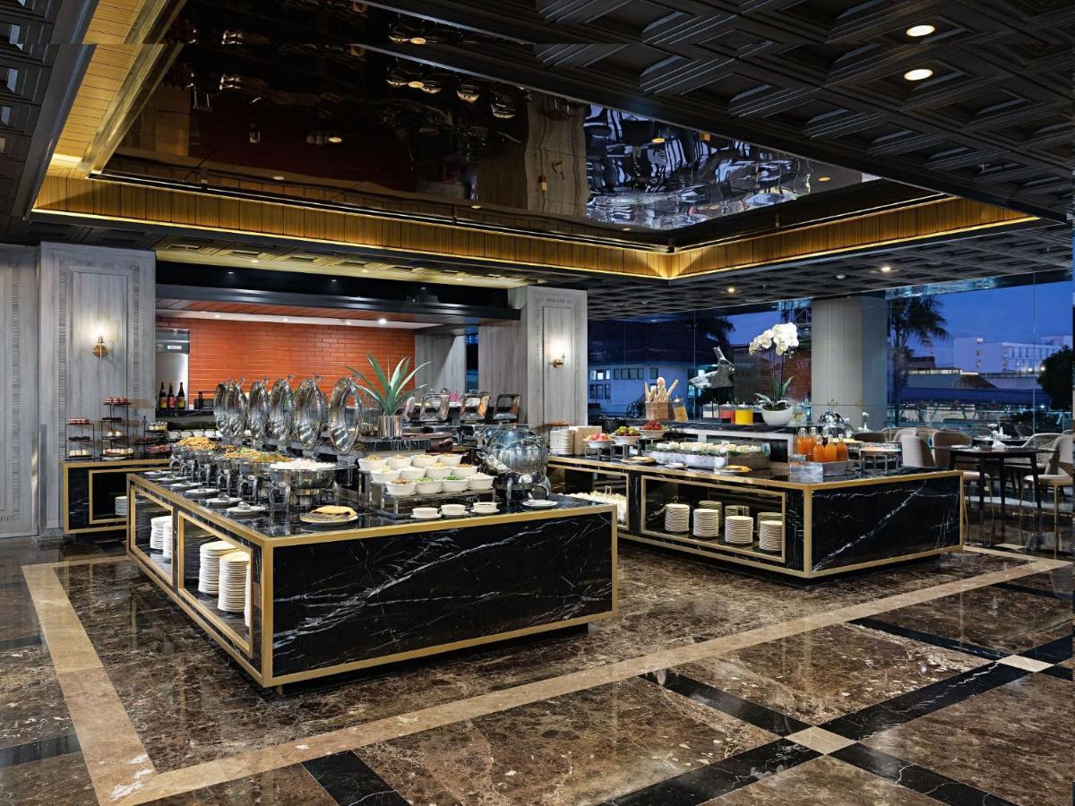 فندق Royal Malioboro By Aston يوغياكارتا المظهر الخارجي الصورة